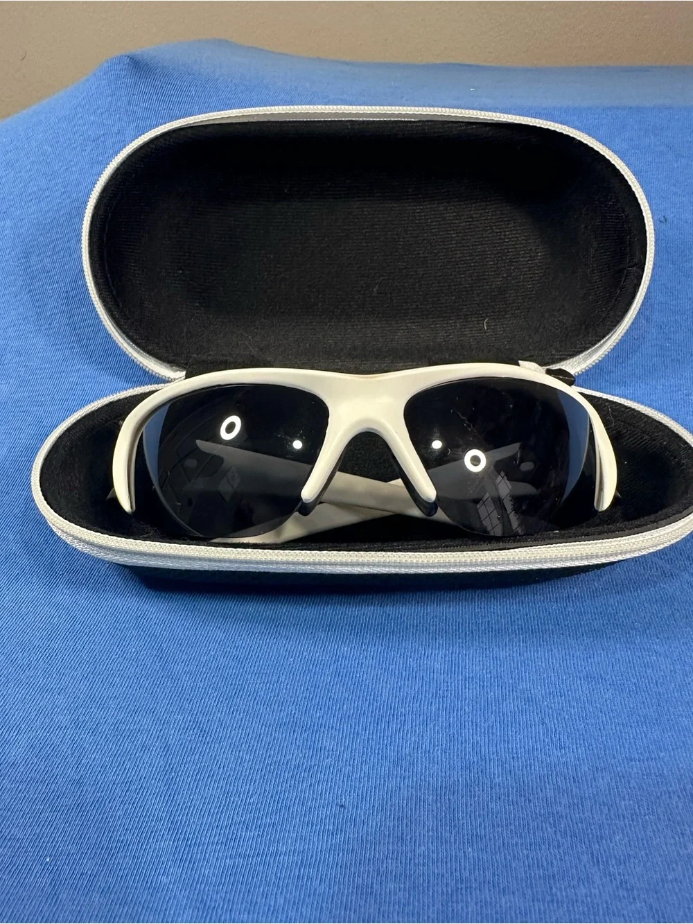 Palm Springs White Wrap Sport Sunglasses Cat 3 with Hard Case Golf Like New